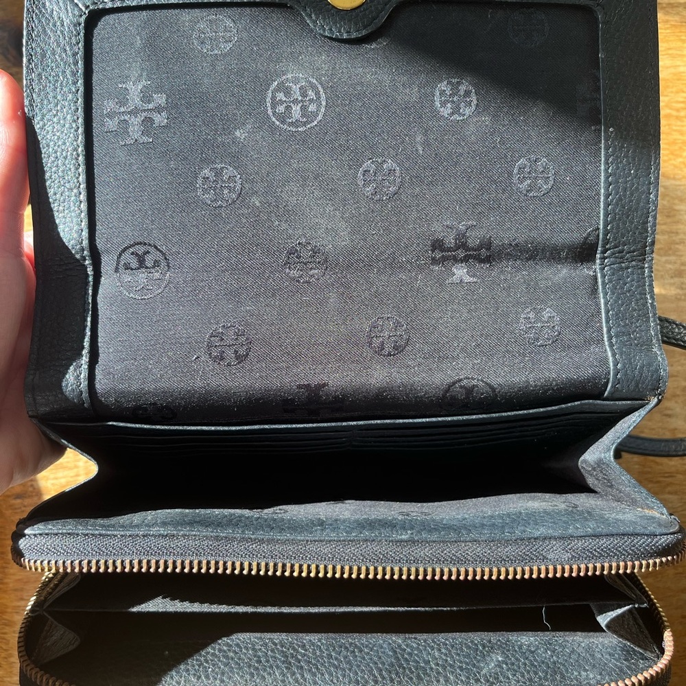 RARE Tory Burch black leather clutch/shoulder bag with gold tone logos and studs - Picture 10 of 11